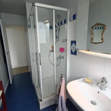 Homestay Double Lumineuse Centre Deux Pas Du Metro *