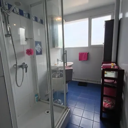 Homestay Double Lumineuse Centre Deux Pas Du Metro Paris