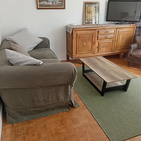 Homestay Double Lumineuse Centre Deux Pas Du Metro